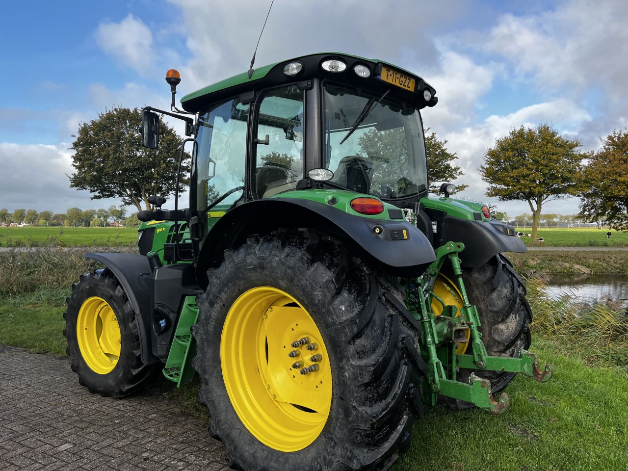 John Deere 6110R Auto power Fronthef frontaftakas