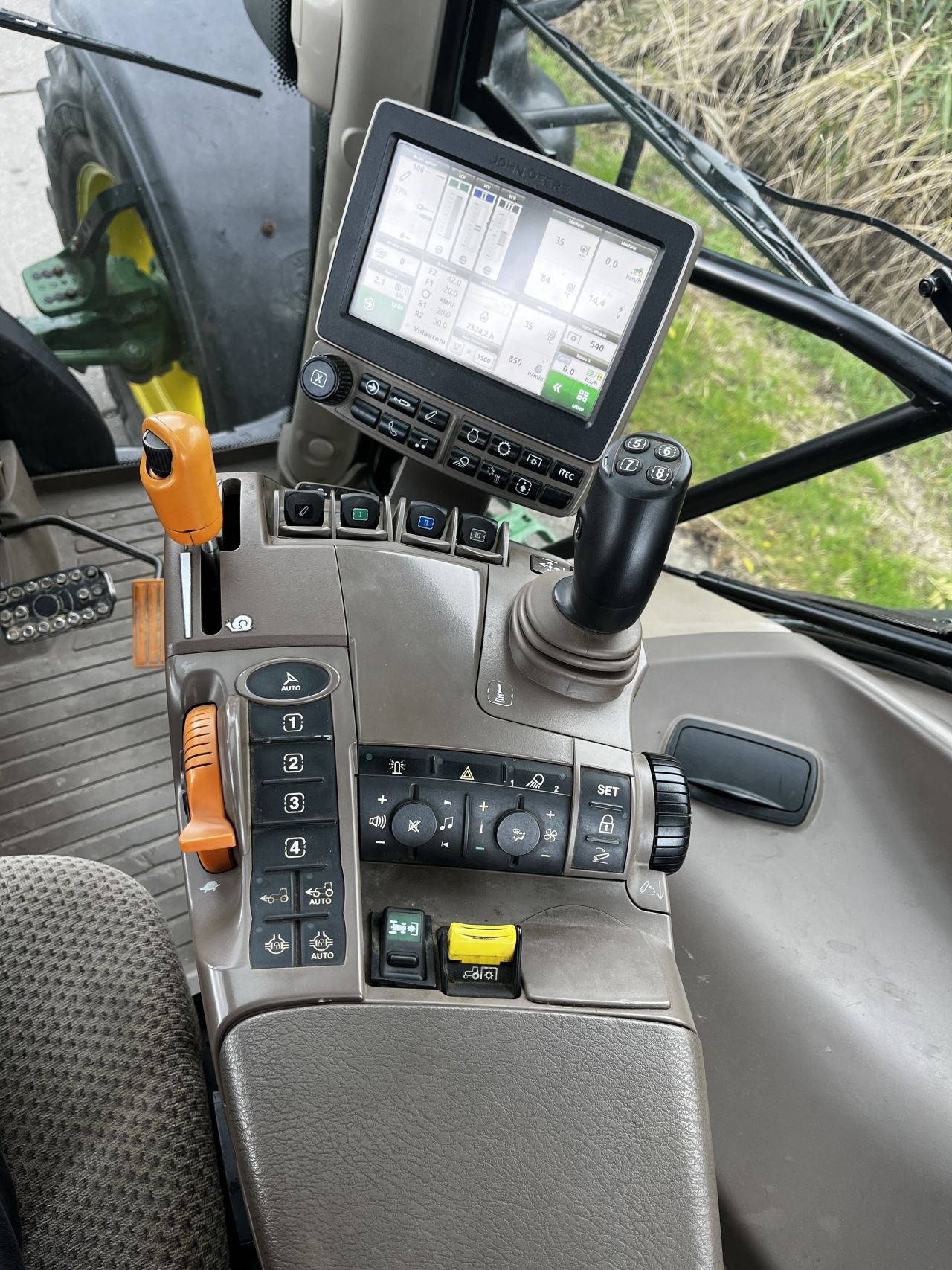 John Deere 6110R Auto power Fronthef frontaftakas