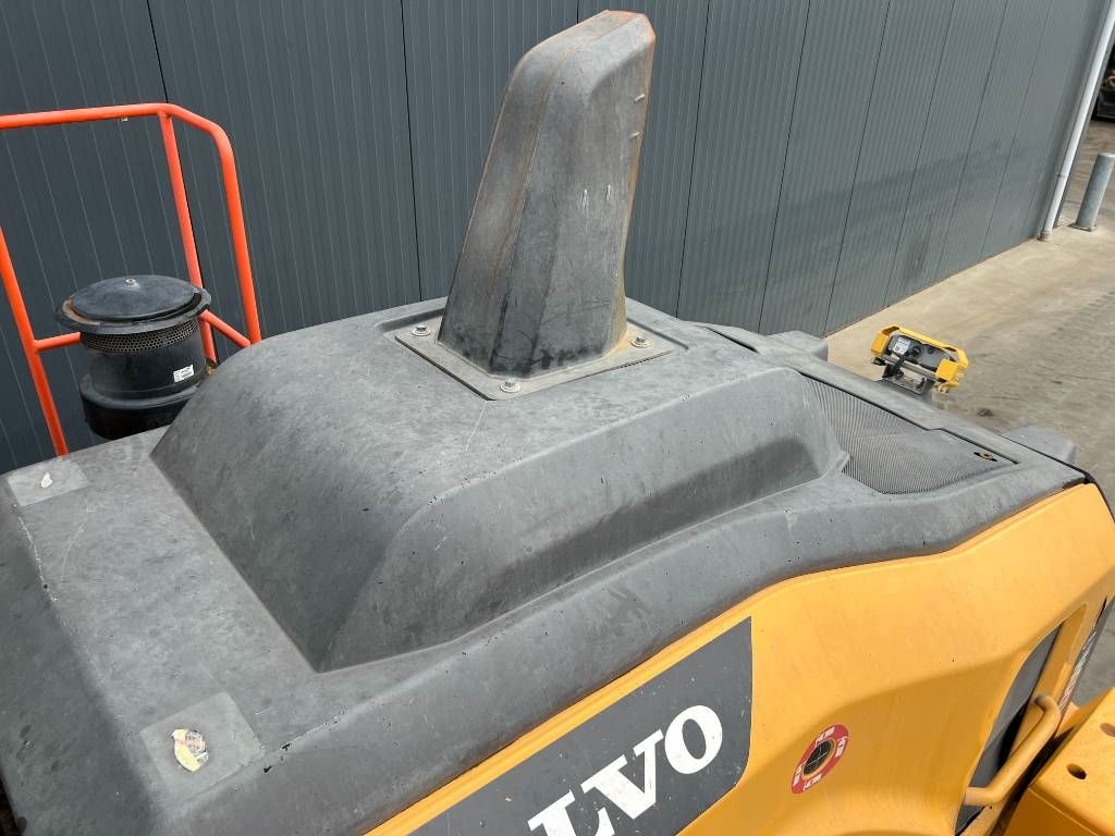 Volvo L120H - 3rd Valve - Weight System