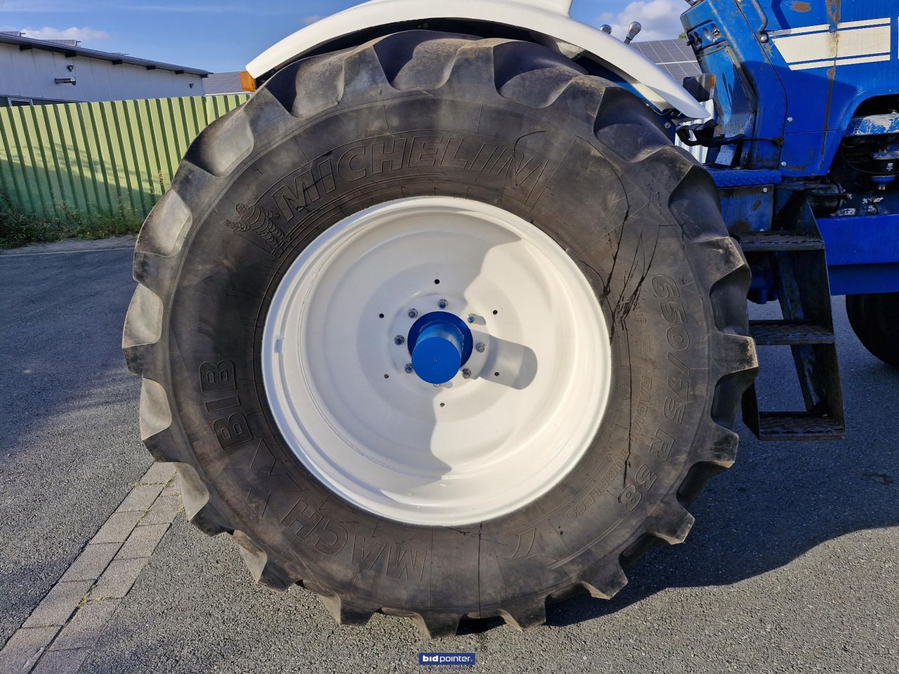 Ford 8600
