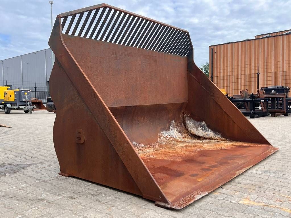 Volvo L90-L110-L120 Laadbak-Loading bucket Ladeschaufel