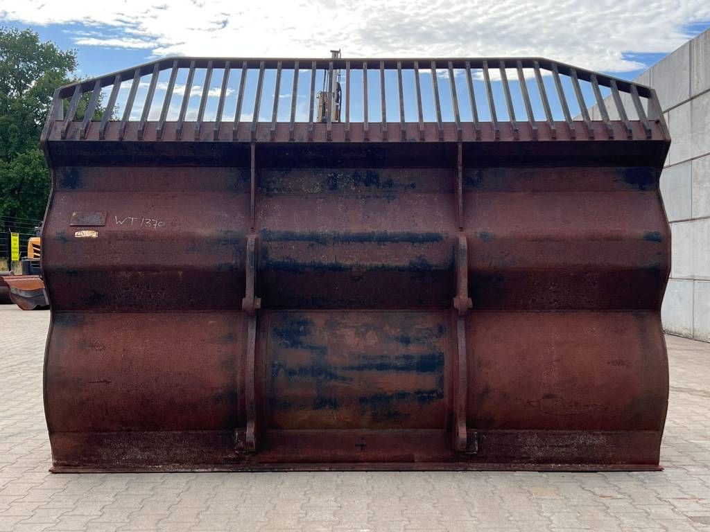 Volvo L90-L110-L120 Laadbak-Loading bucket Ladeschaufel