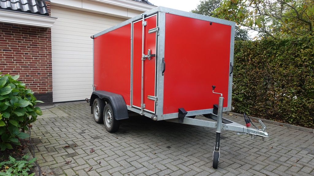 Pak gesloten aanhangwagen