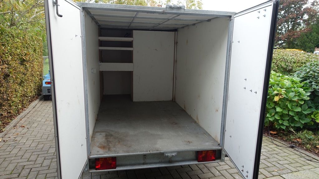 Pak gesloten aanhangwagen