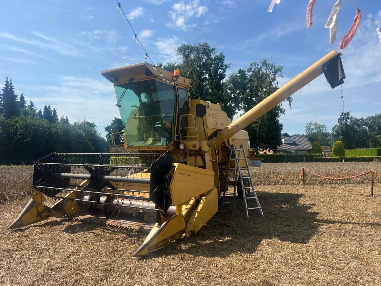 NEW HOLLAND 8040 harvester with mower 3,6 m