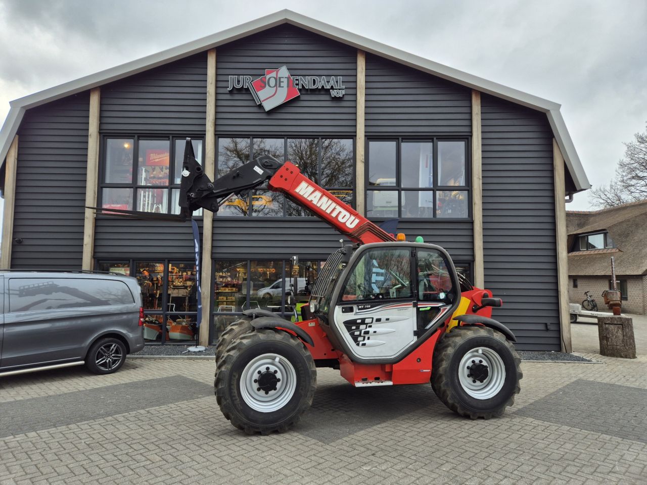 MANITOU MT732 easy telescopic with lifting height up to 7 m