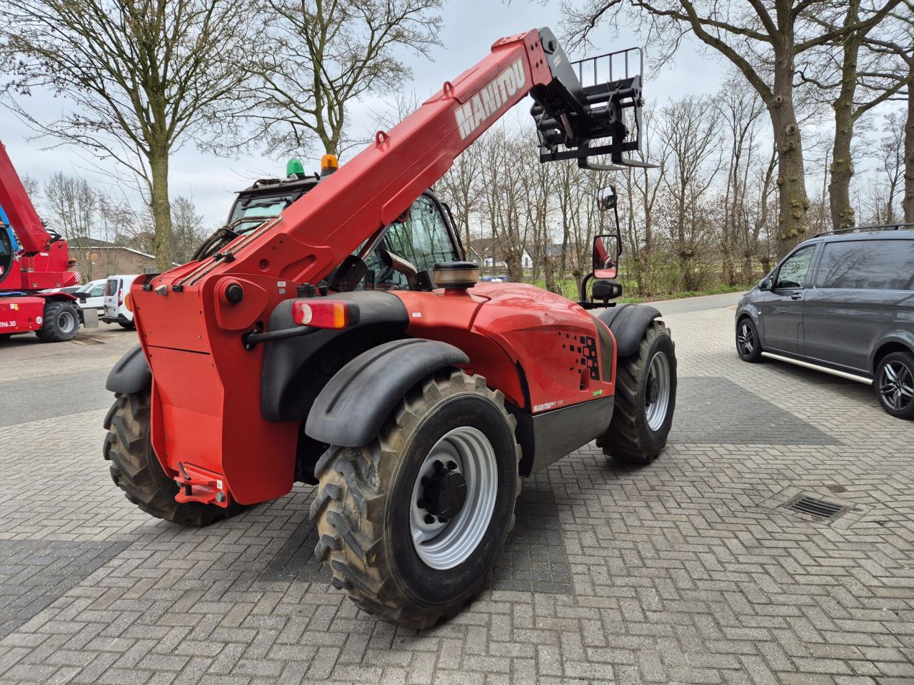 MANITOU MT732 easy telescopic with lifting height up to 7 m