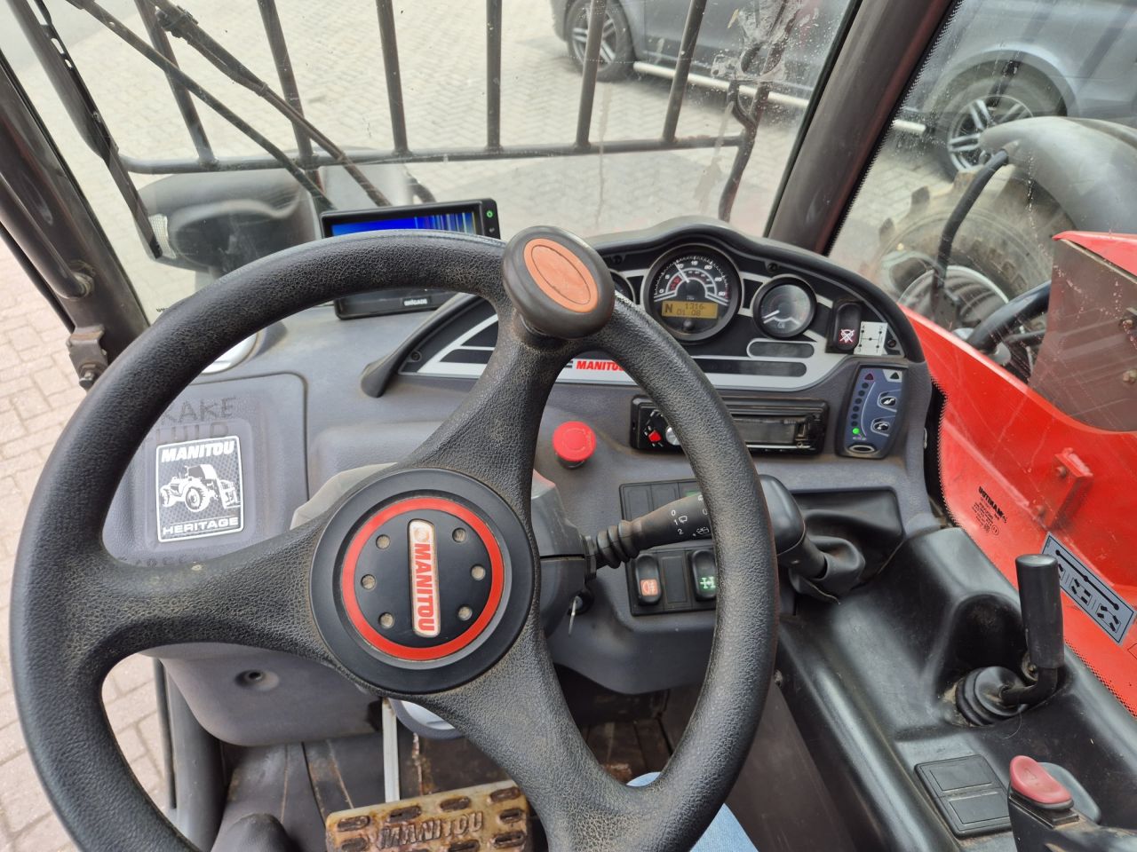 MANITOU MT732 easy telescopic with lifting height up to 7 m