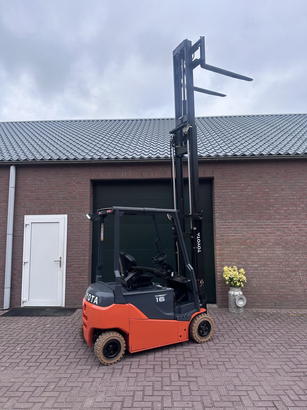 Toyota 8FBM16T triplo 2019 2100 uur elektrische heftruck inrij