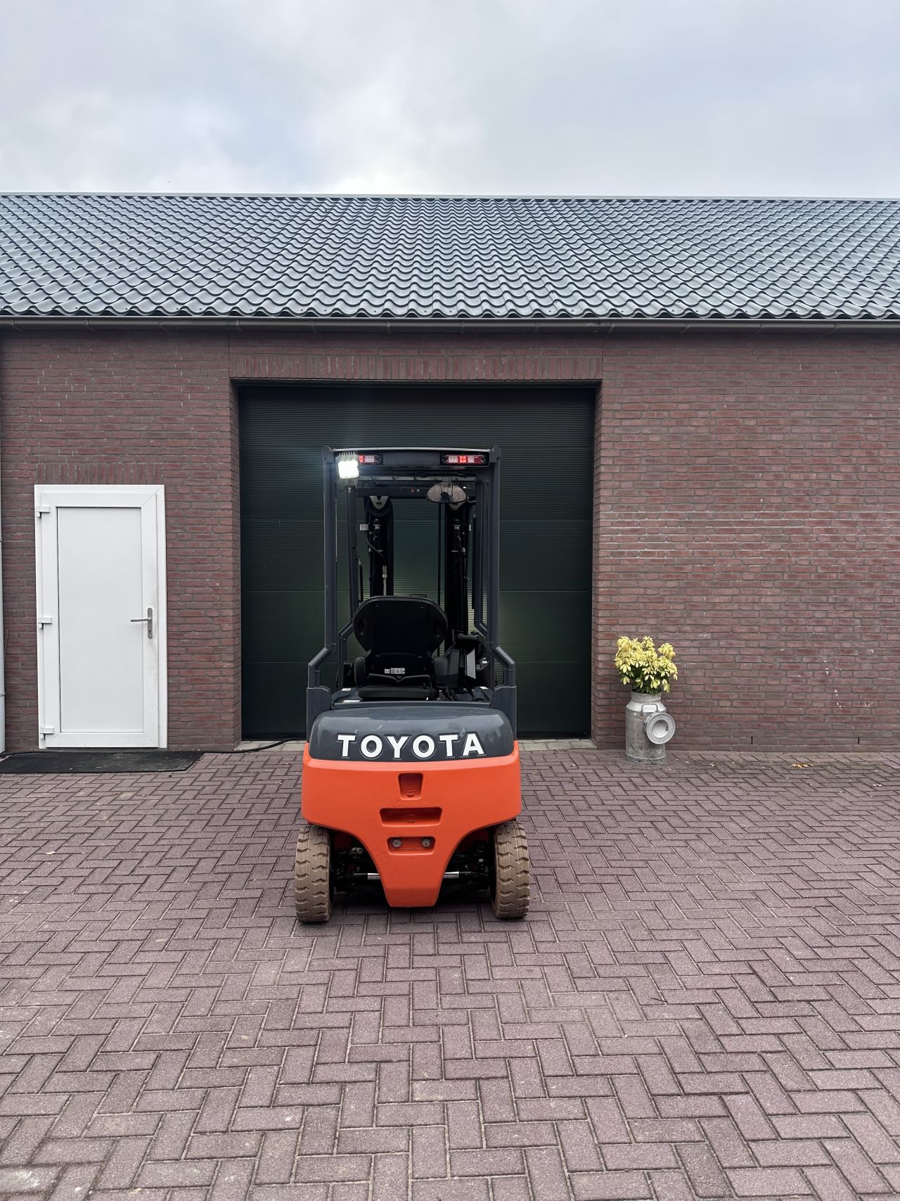 Toyota 8FBM16T triplo 2019 2100 uur elektrische heftruck inrij