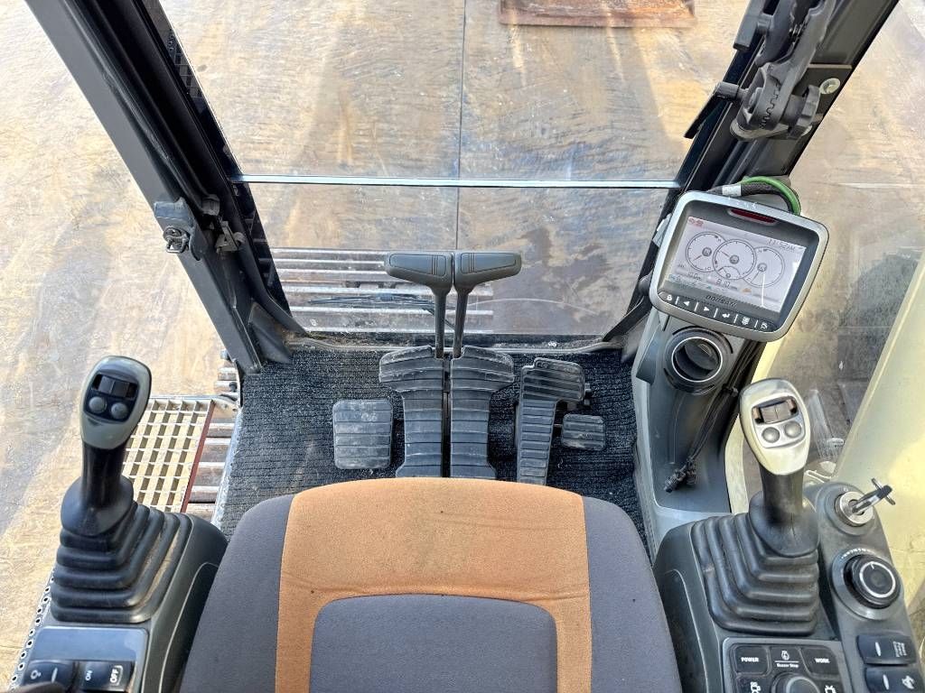 Doosan DX300LC-5 Hybrid - Bom Proof Cabin / Top Condition