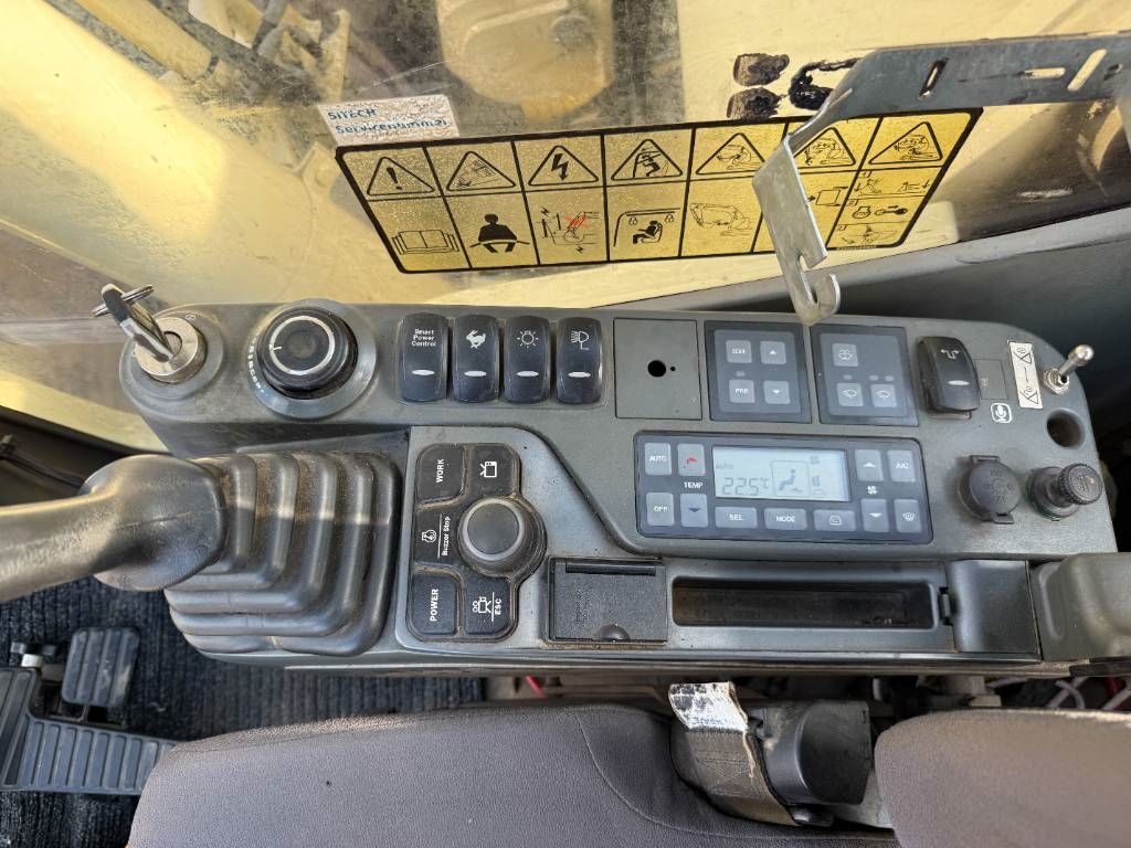 Doosan DX300LC-5 Hybrid - Bom Proof Cabin / Top Condition