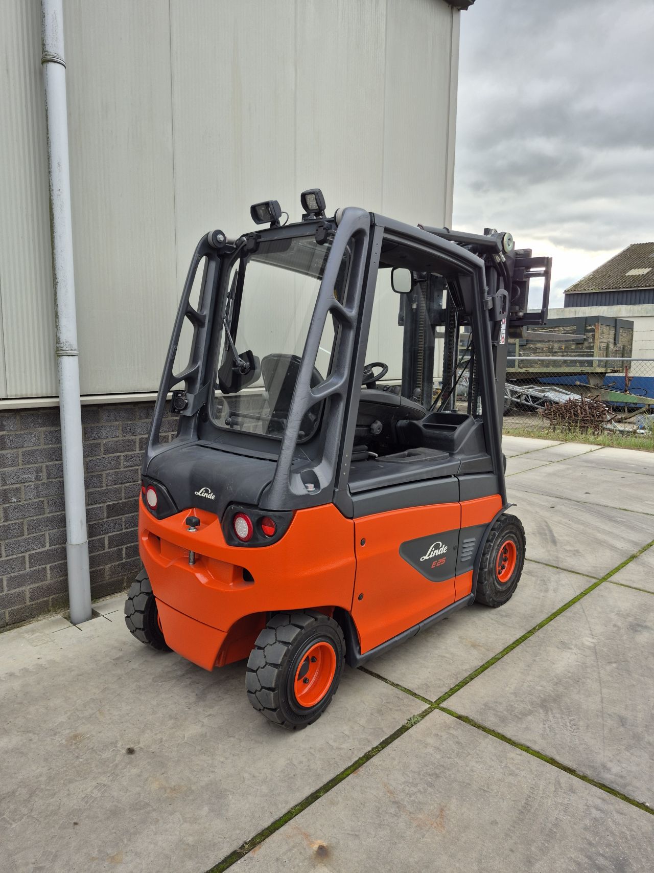 Linde E25-01 bj 2021 triplex sideshift 4.760 mm 3230 uur.