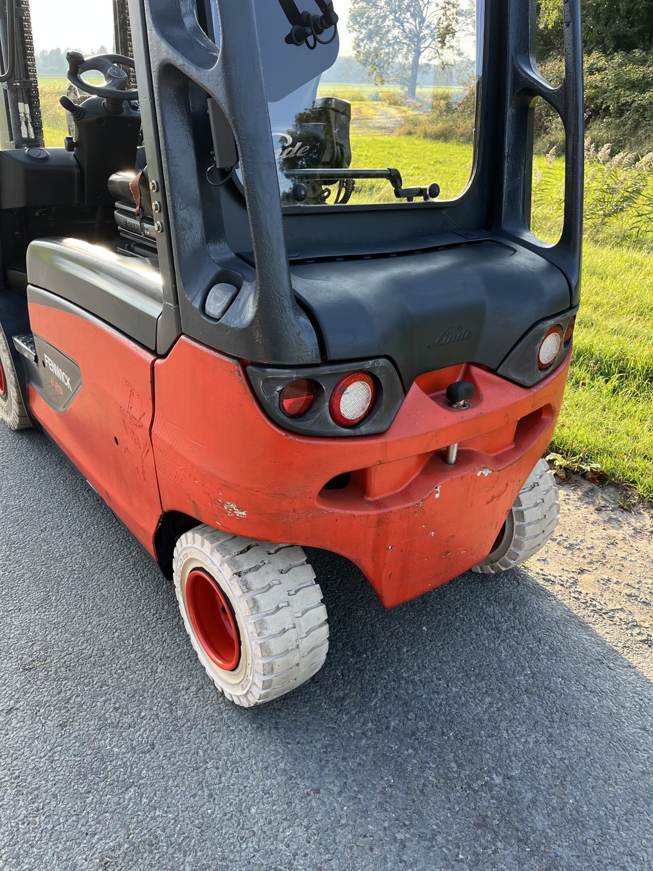 Linde E25L-01 elektrische heftruck triplo 2883 uur!