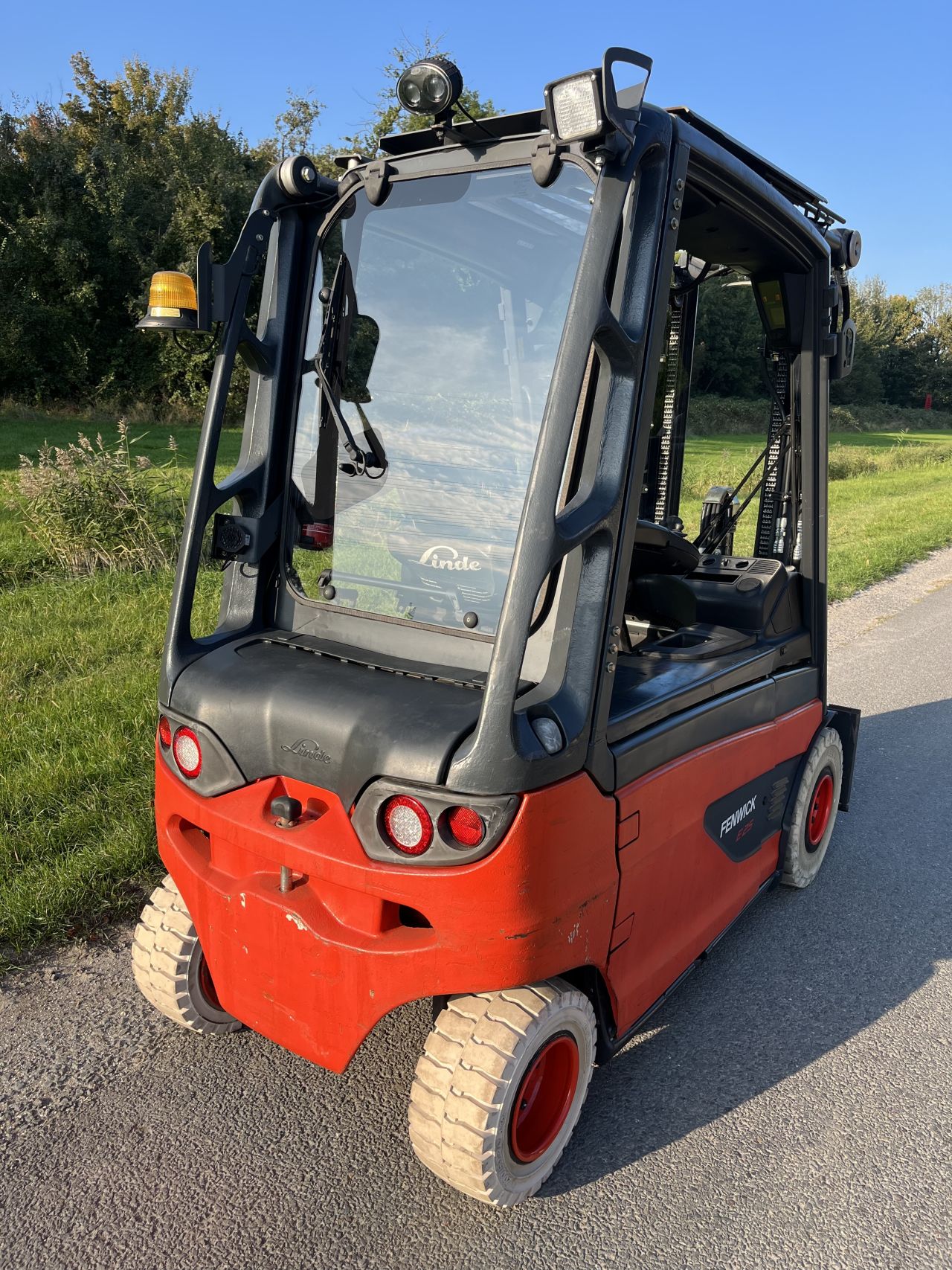 Linde E25L-01 elektrische heftruck triplo 2883 uur!