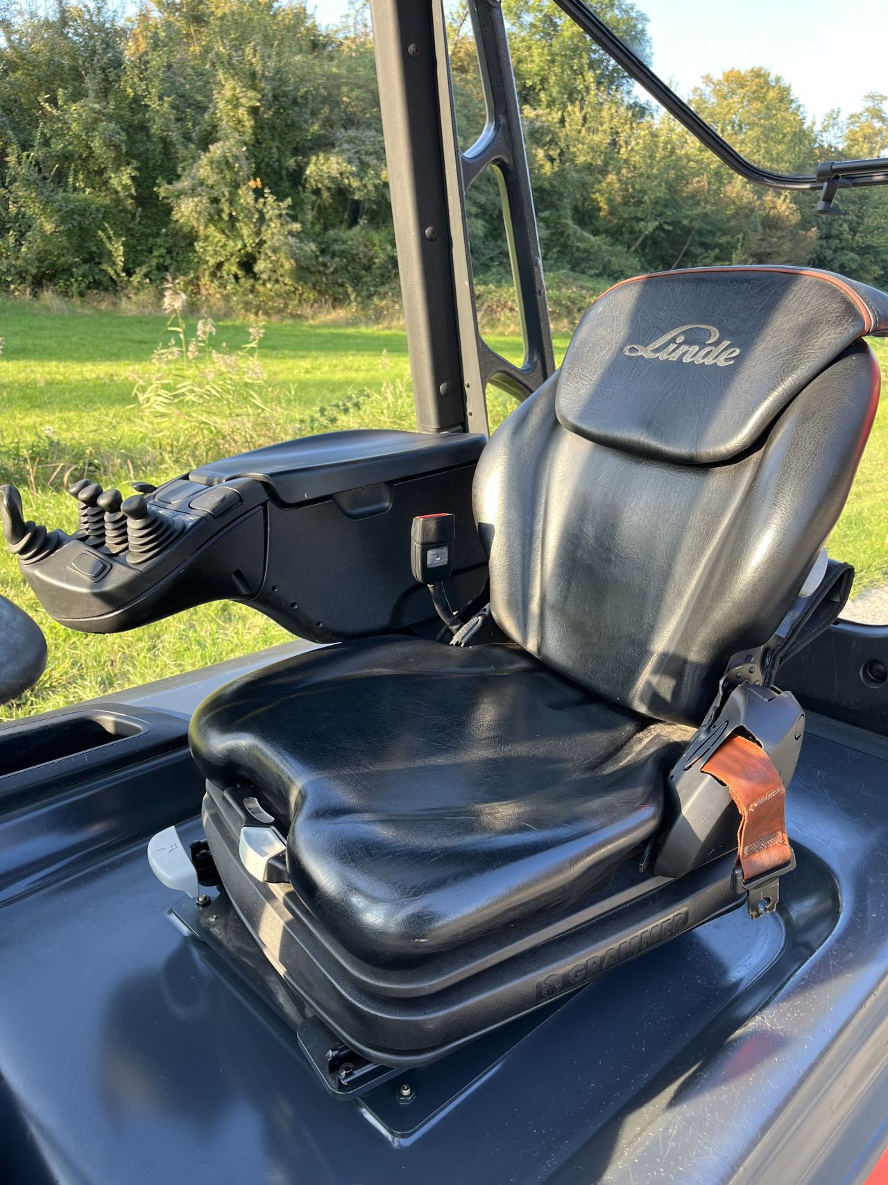 Linde E25L-01 elektrische heftruck triplo 2883 uur!