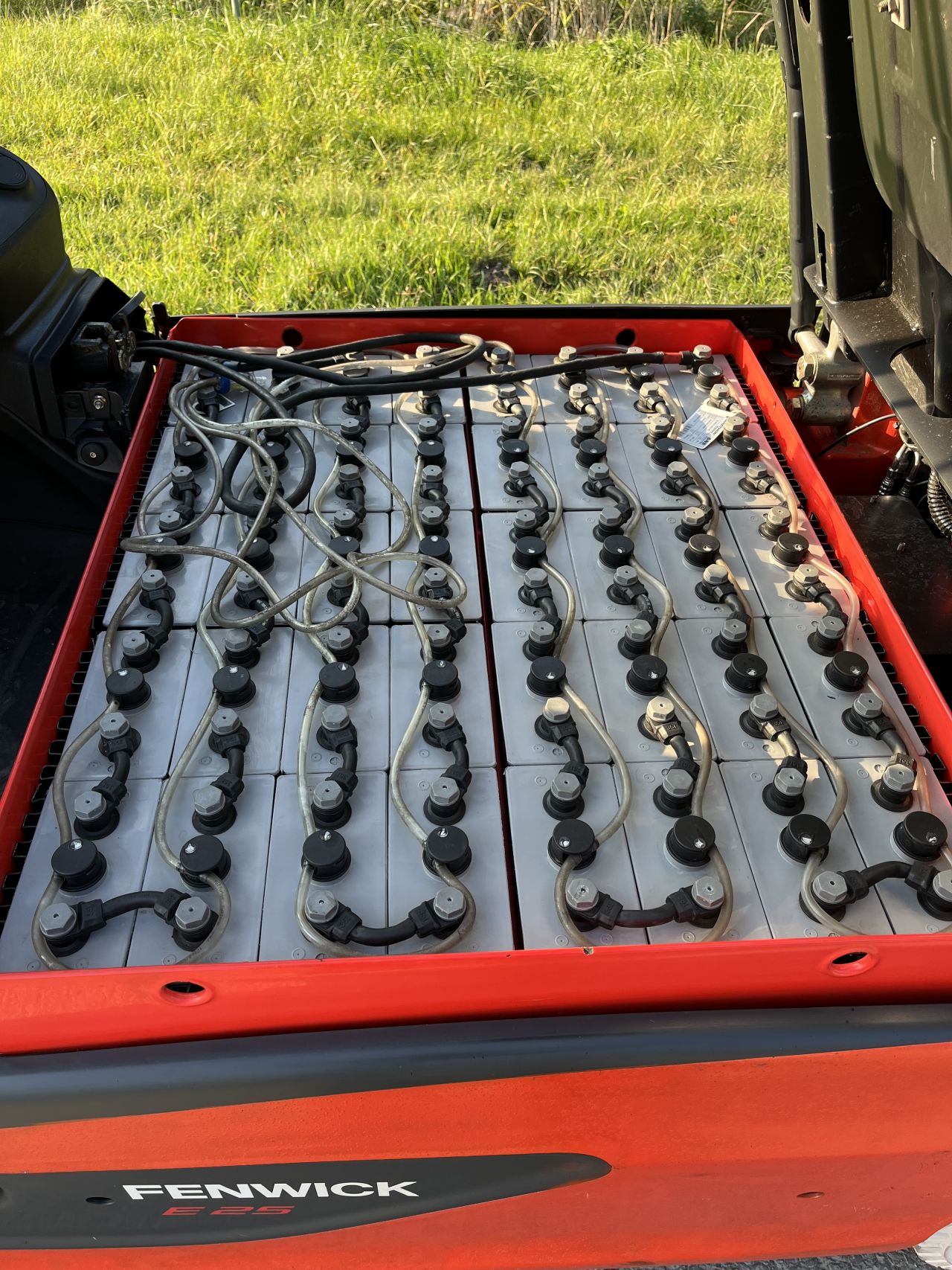 Linde E25L-01 elektrische heftruck triplo 2883 uur!