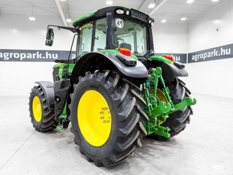 John Deere 6195M