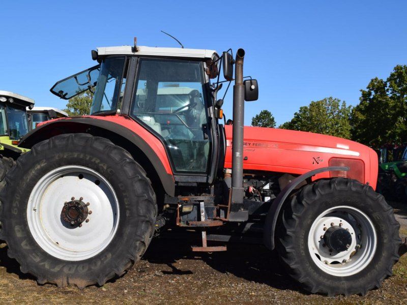 Massey Ferguson 8250