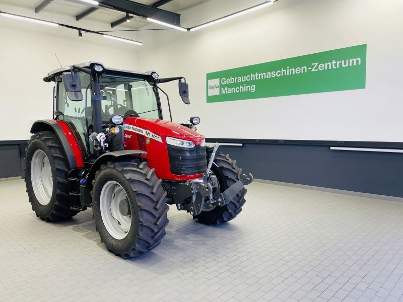 Massey Ferguson 5711 M