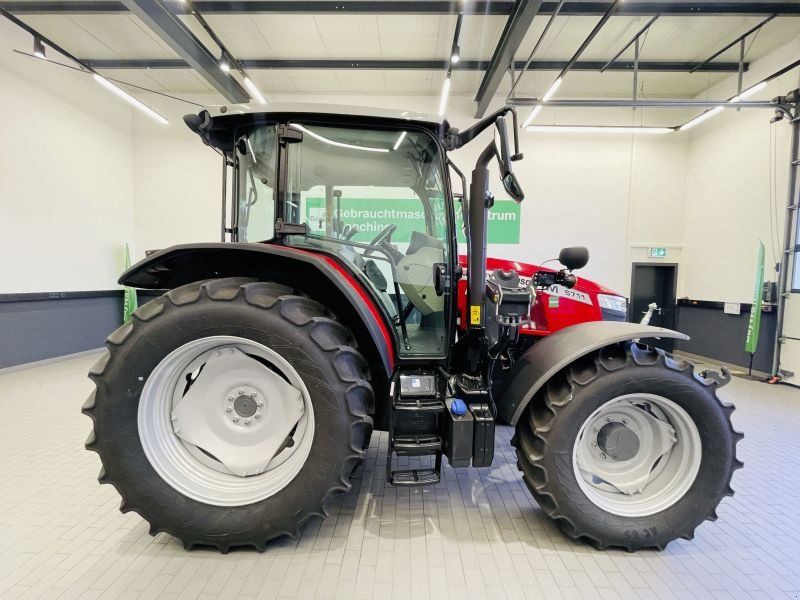 Massey Ferguson 5711 M