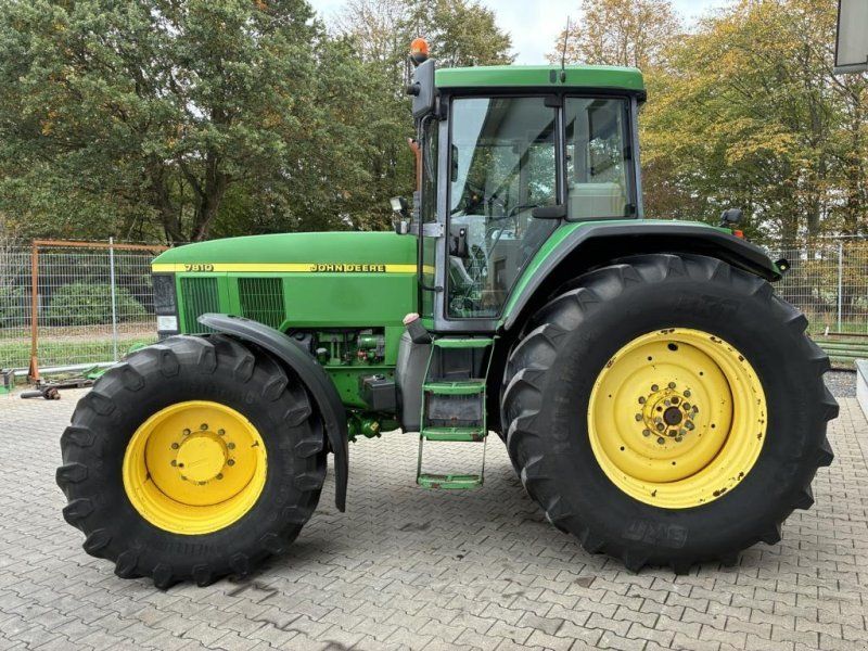 John Deere 7810