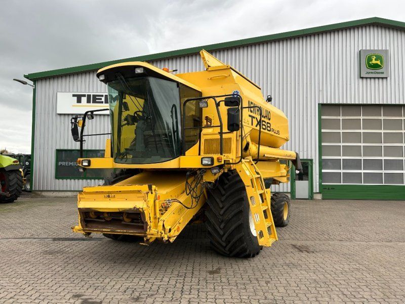 New Holland TX 68 Plus