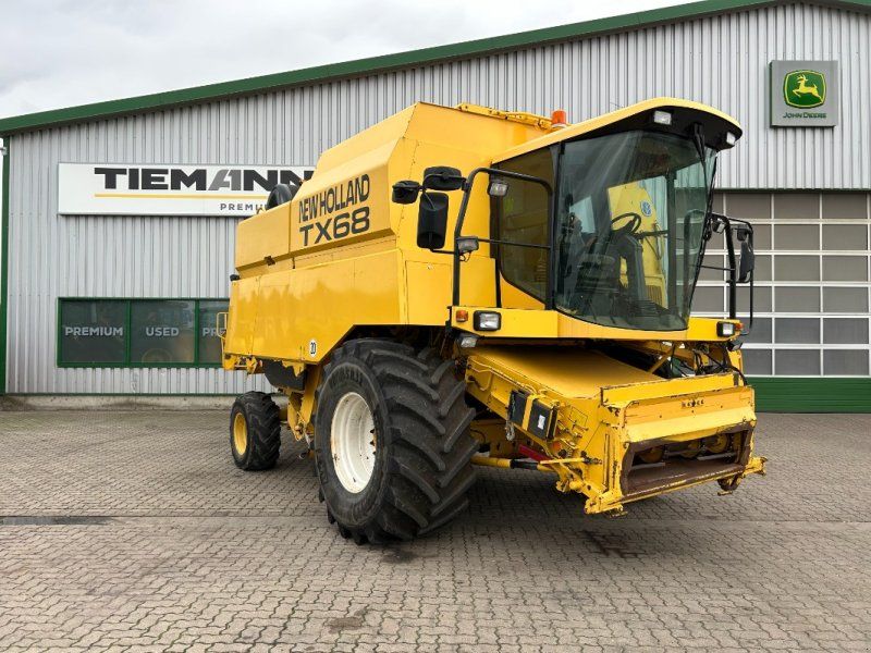 New Holland TX 68 Plus