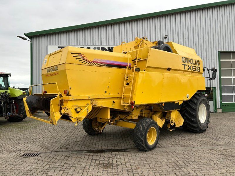 New Holland TX 68 Plus