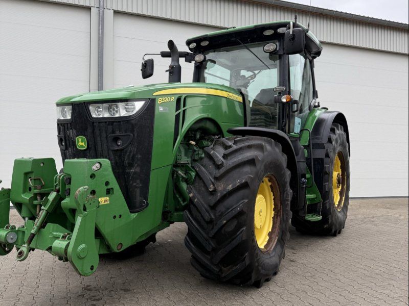 John Deere 8320 R
