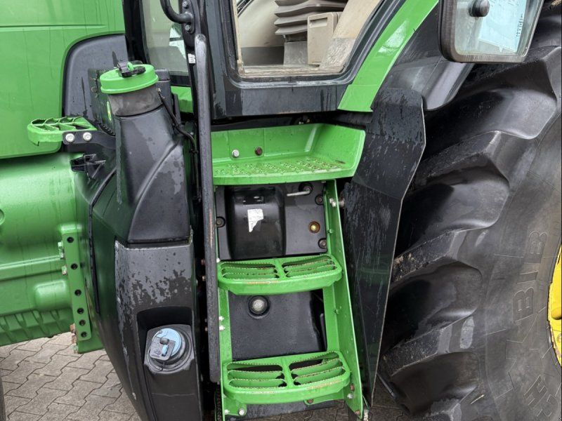 John Deere 8320 R