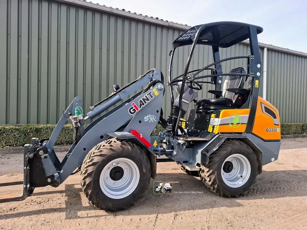 Giant G2200E Wheelloader