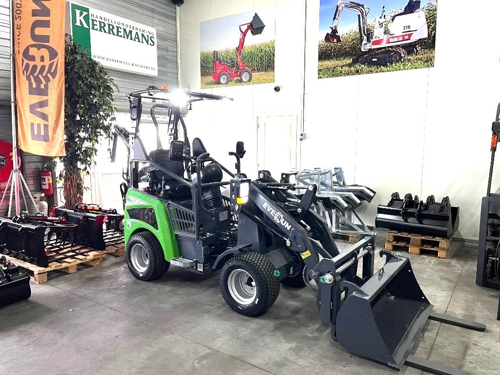 Diverse kniklader minishovel shovel wiellader