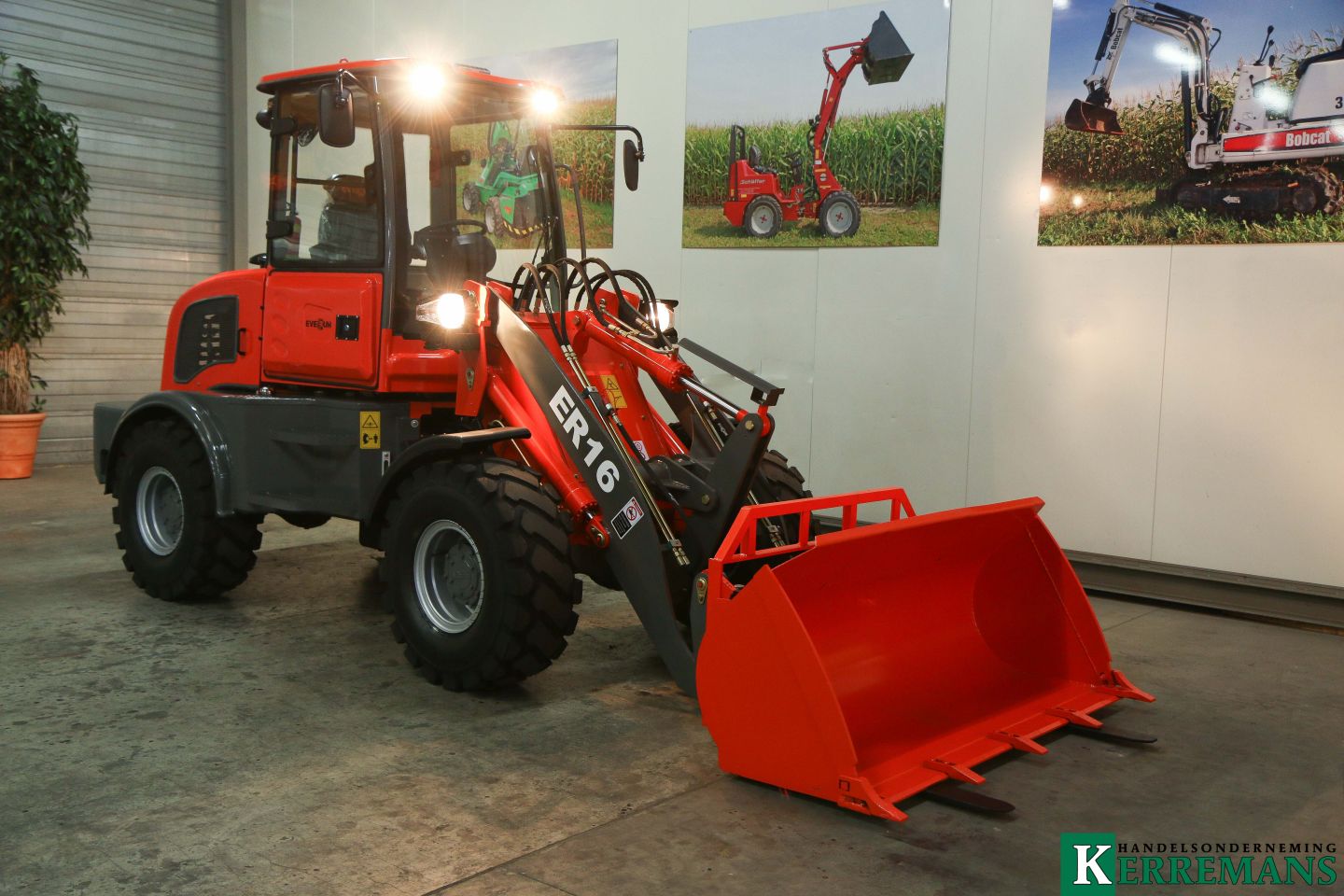 Diverse kniklader minishovel shovel wiellader