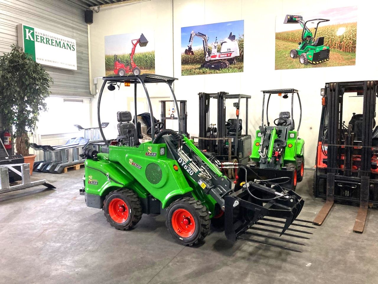 Diverse kniklader minishovel shovel wiellader