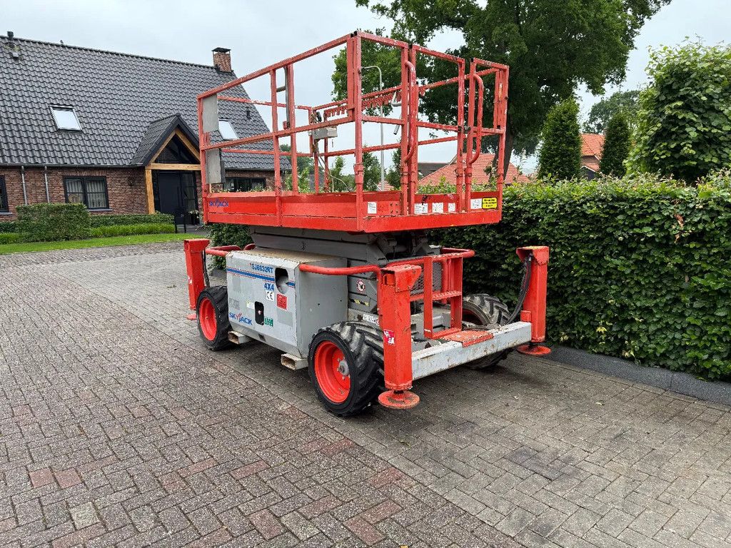 Skyjack sj 6832 rt