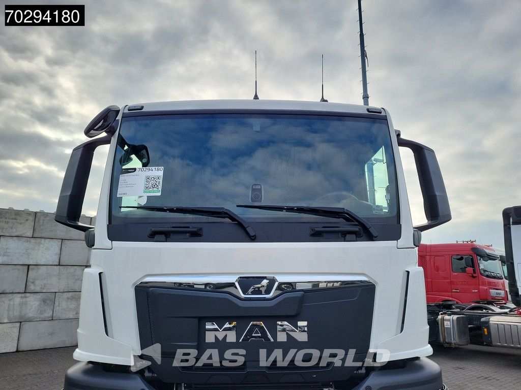 MAN TGS 41.440 8X4 New! 12m3 Schwing Mixer Big-Axle Steelsuspension Automatic Euro 6