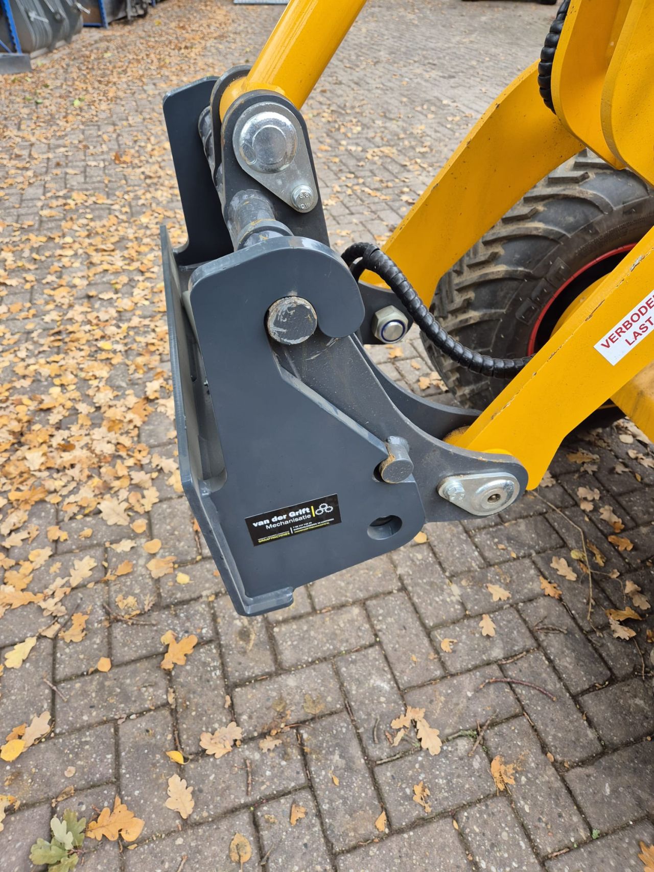 Koppelstuk / verloop Knikmops 180/250 naar Knikmops 100/130