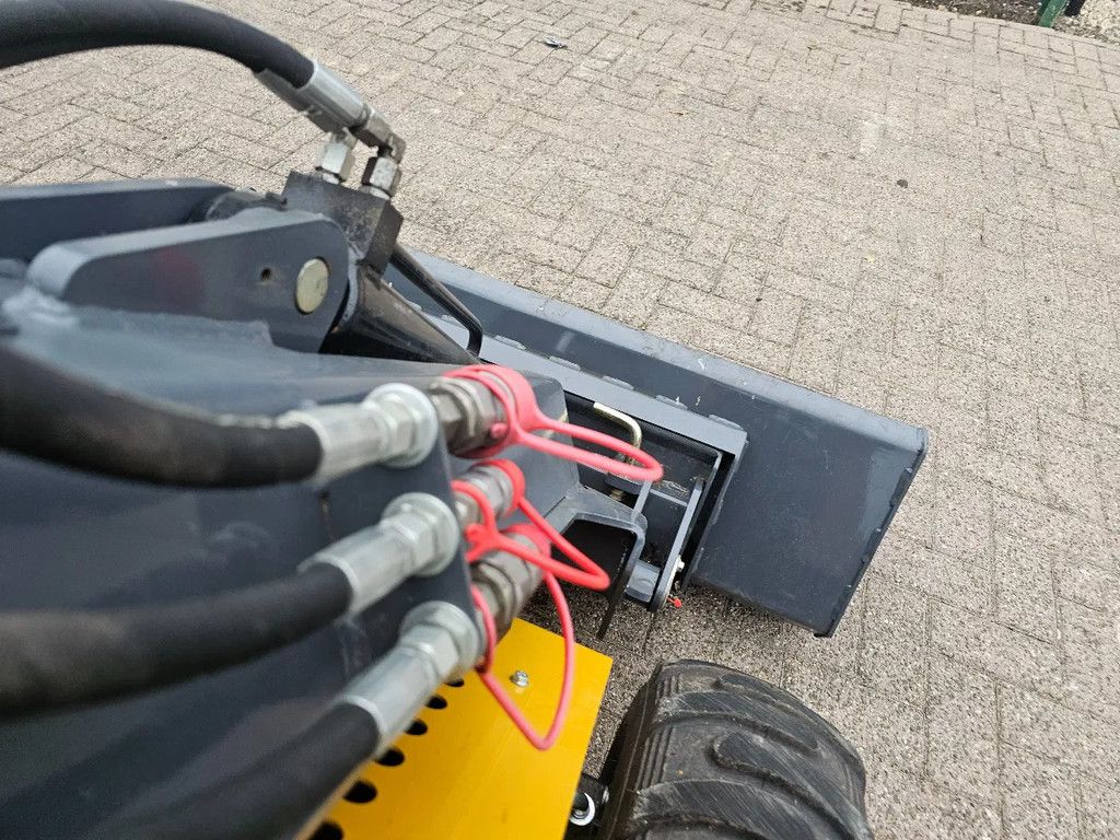 Bobcat Skidster loader shovel ck80