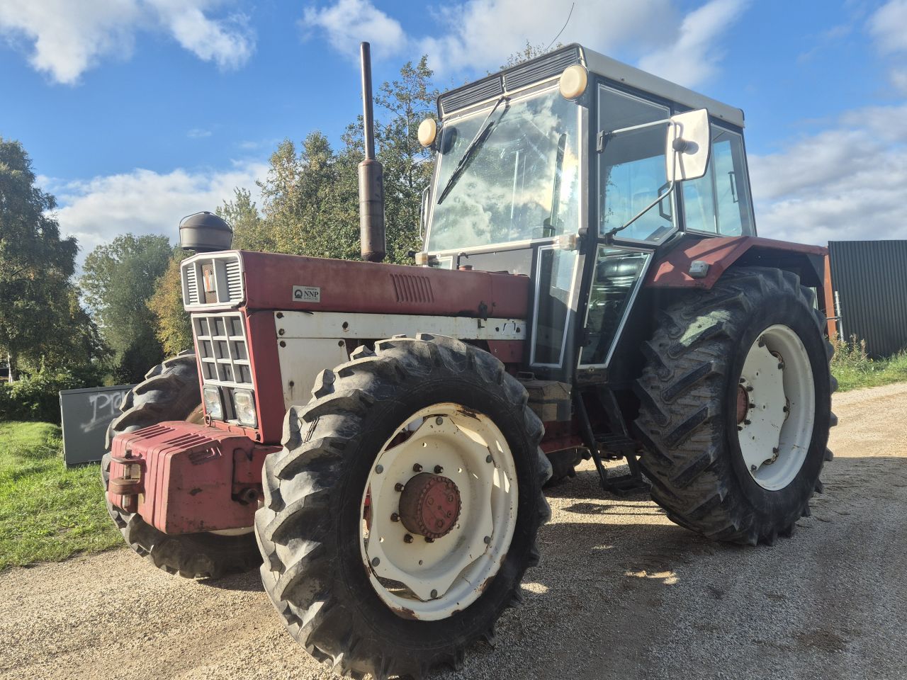 International 844 S