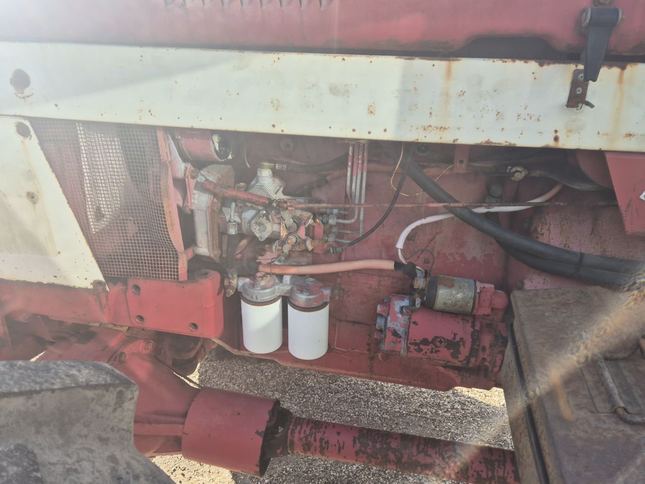 International 844 S