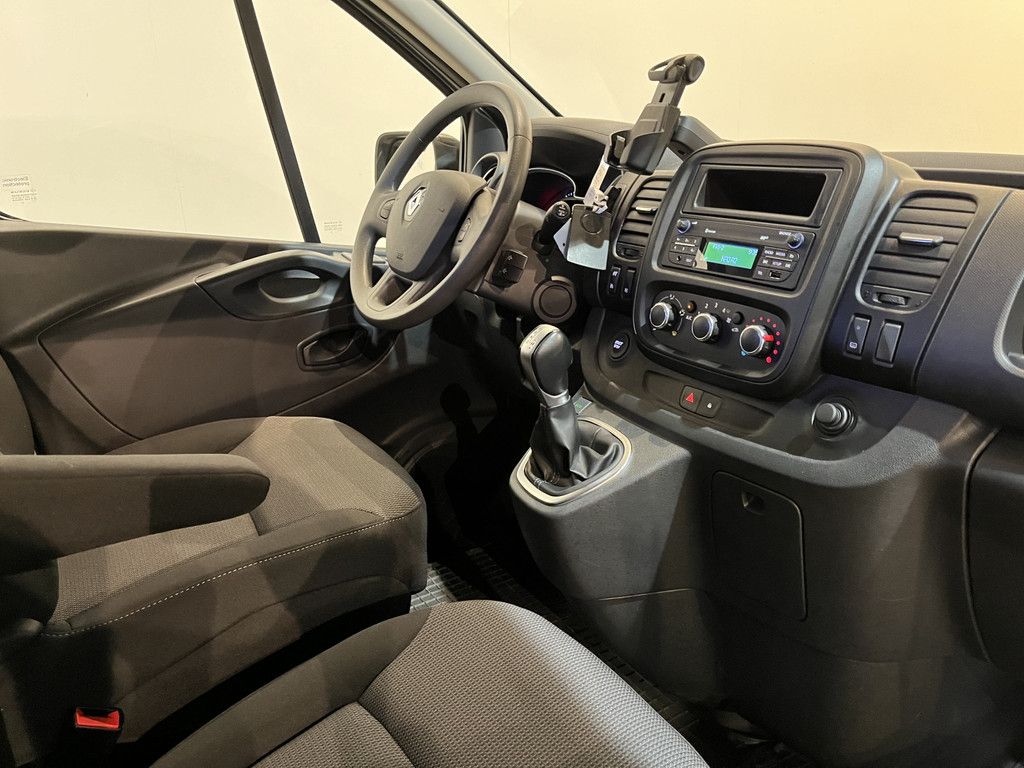 Renault Trafic 2.0 dCi L1H1 170 PK Automaat Servicebus / Sortimo Inrichting / Euro 6 / Airco / Cruise Control / Camera / Trekhaak / 3-Zits /