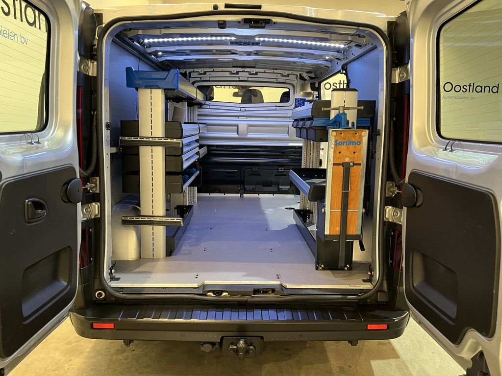 Renault Trafic 2.0 dCi L1H1 170 PK Automaat Servicebus / Sortimo Inrichting / Euro 6 / Airco / Cruise Control / Camera / Trekhaak / 3-Zits /