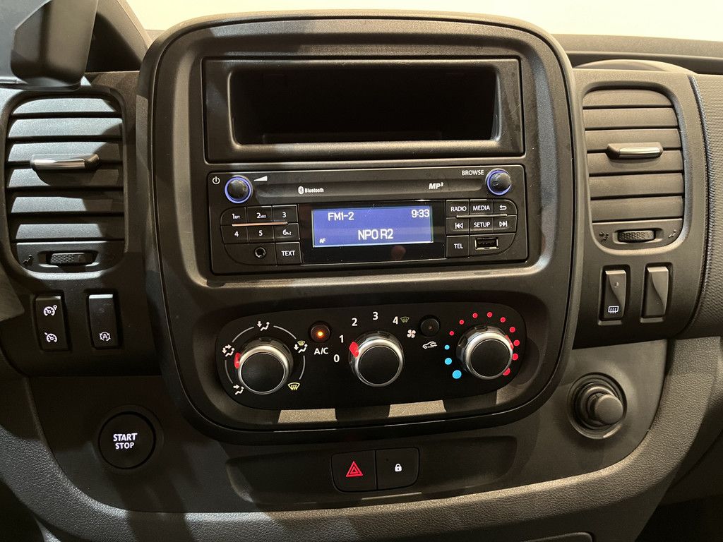 Renault Trafic 2.0 dCi L1H1 170 PK Automaat Servicebus / Sortimo Inrichting / Euro 6 / Airco / Cruise Control / Camera / Trekhaak / 3-Zits /