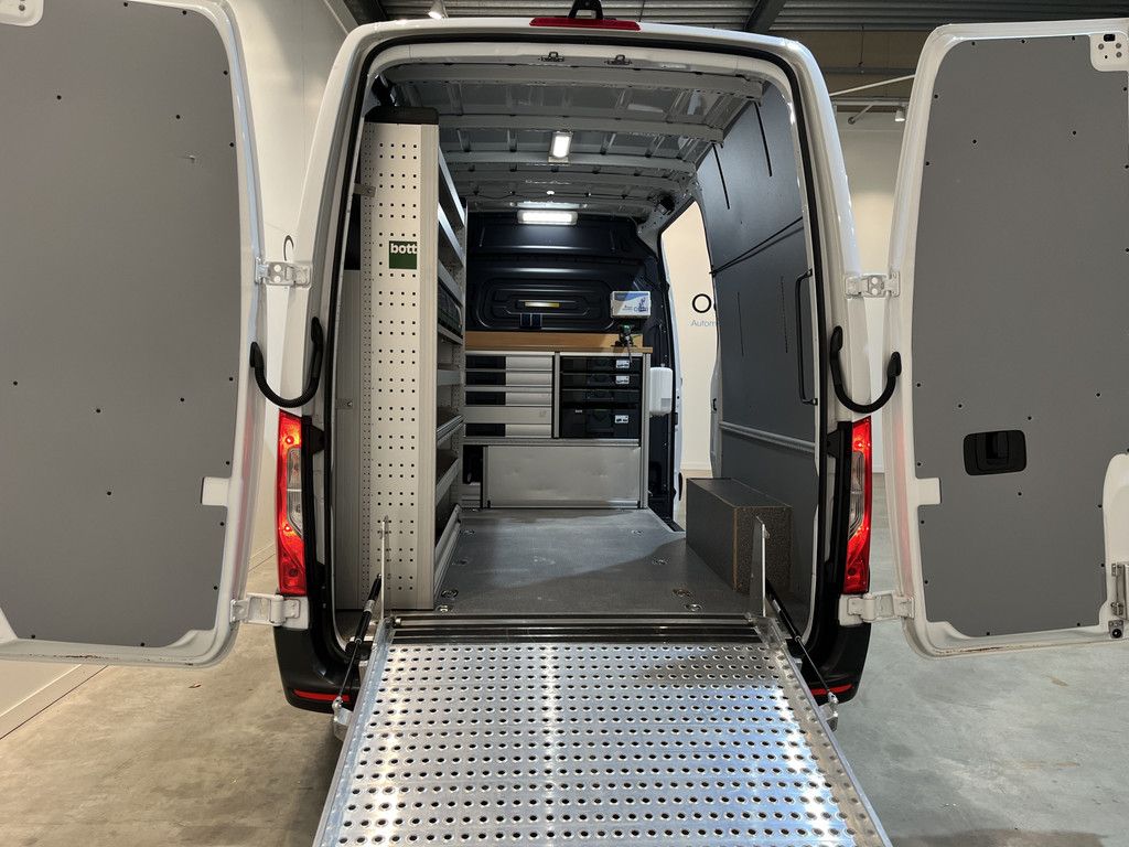 Mercedes-Benz Sprinter 311 CDI L2H2 RWD / Euro 6 / Servicebus / Bott inrichting / 220V / Airco / Oprijplaat / Compressor / CarPlay / Camera