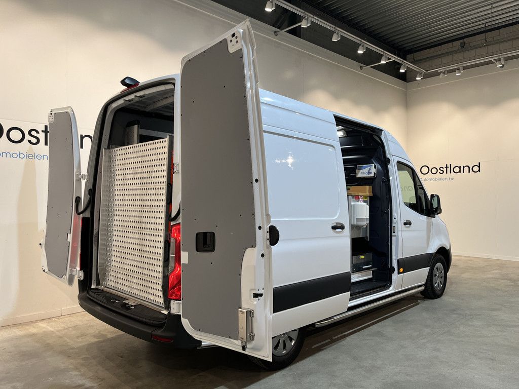 Mercedes-Benz Sprinter 311 CDI L2H2 RWD / Euro 6 / Servicebus / Bott inrichting / 220V / Airco / Oprijplaat / Compressor / CarPlay / Camera