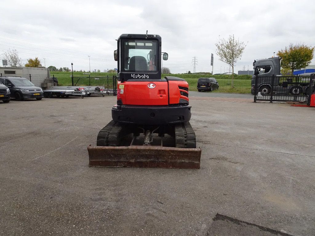 Kubota U55-4