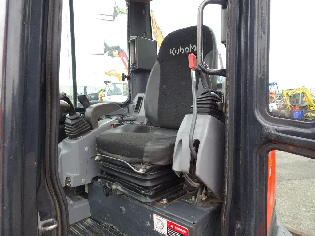Kubota U55-4