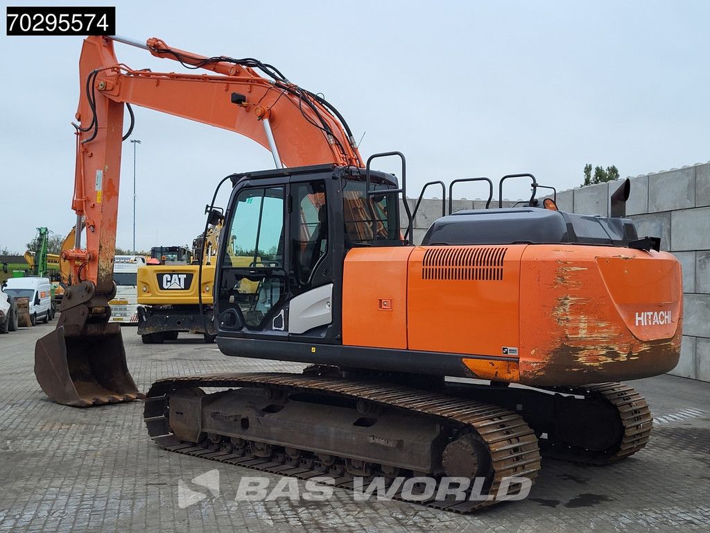Hitachi ZX210 LC -6