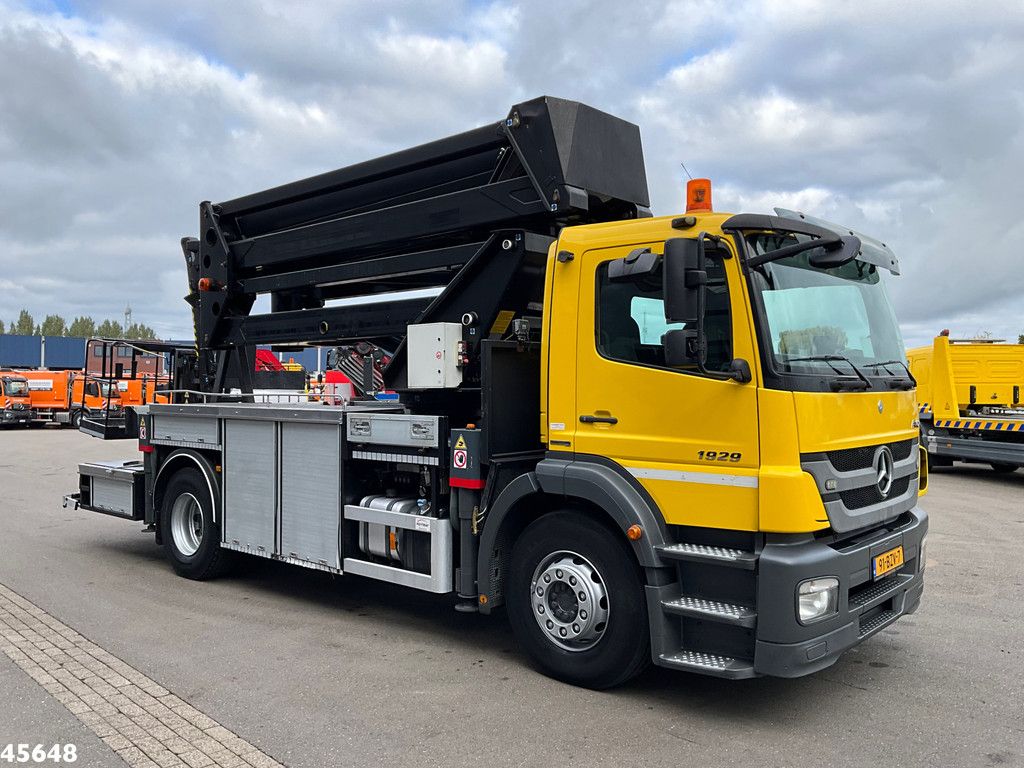 Mercedes-Benz Axor 1828 GSR 32 Meter hoogwerker met Jib